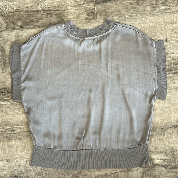 Mulaya satin top size - Picture 11 of 11